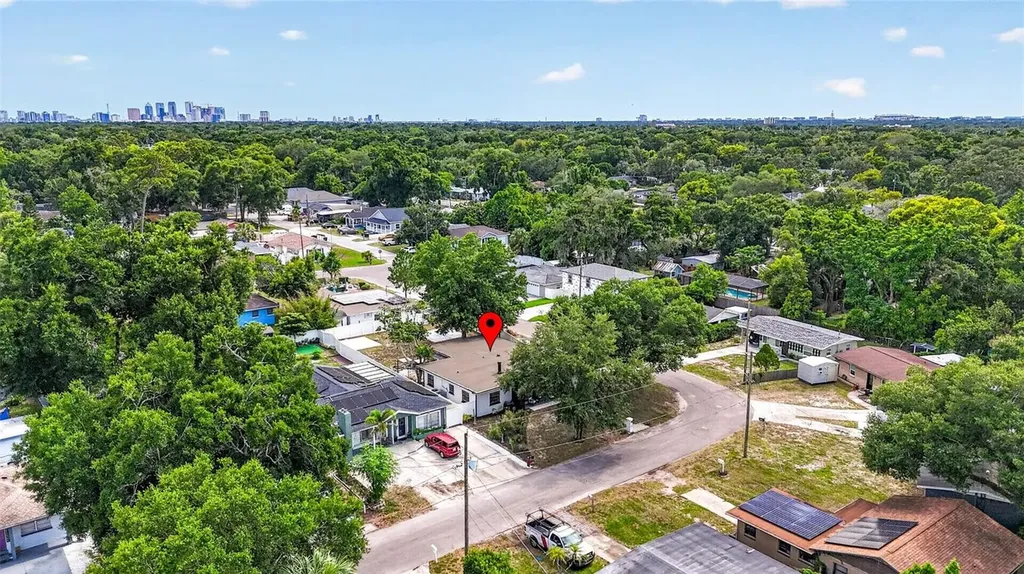 1601 E Paris Street Tampa FL 33610