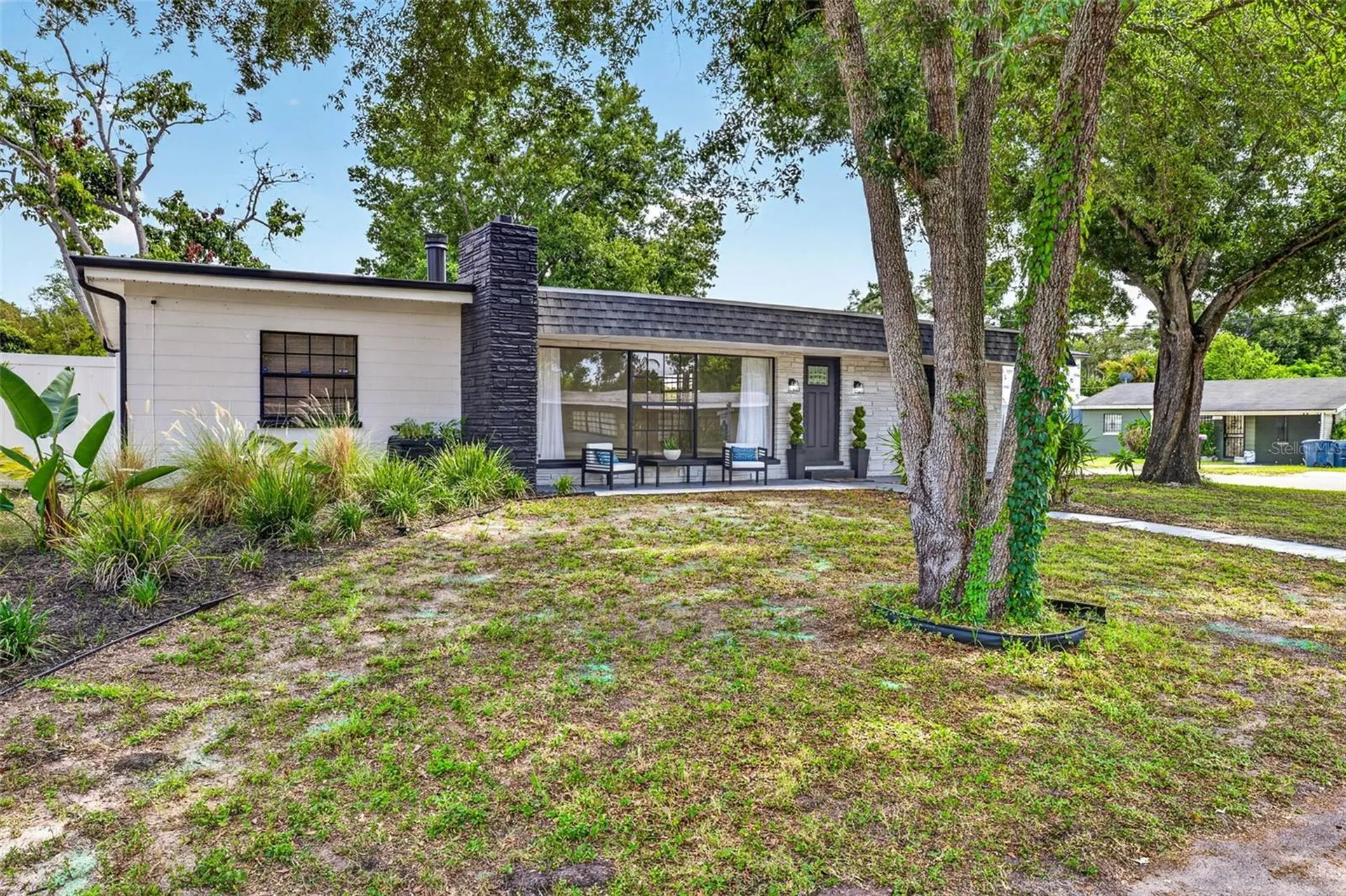 1601 E Paris Street Tampa FL 33610