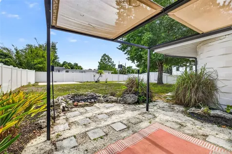 1601 E Paris Street Tampa FL 33610