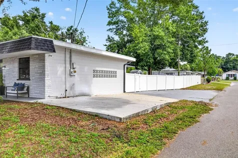 1601 E Paris Street Tampa FL 33610
