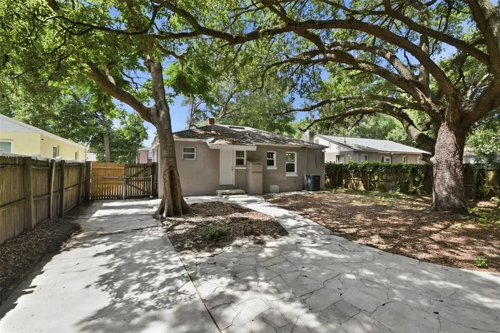 1416 E Mohawk Avenue Tampa FL 33604