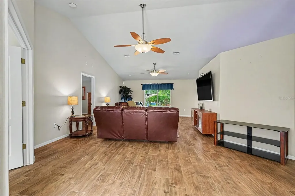 6350 Biltmore Avenue Webster FL 33597