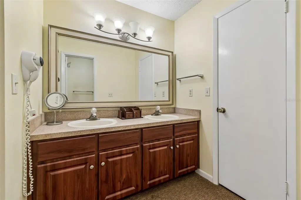 4243 Oak Loop Mulberry FL 33860