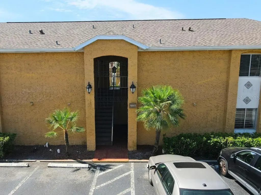 1841 Parakeet Way Sarasota FL 34232