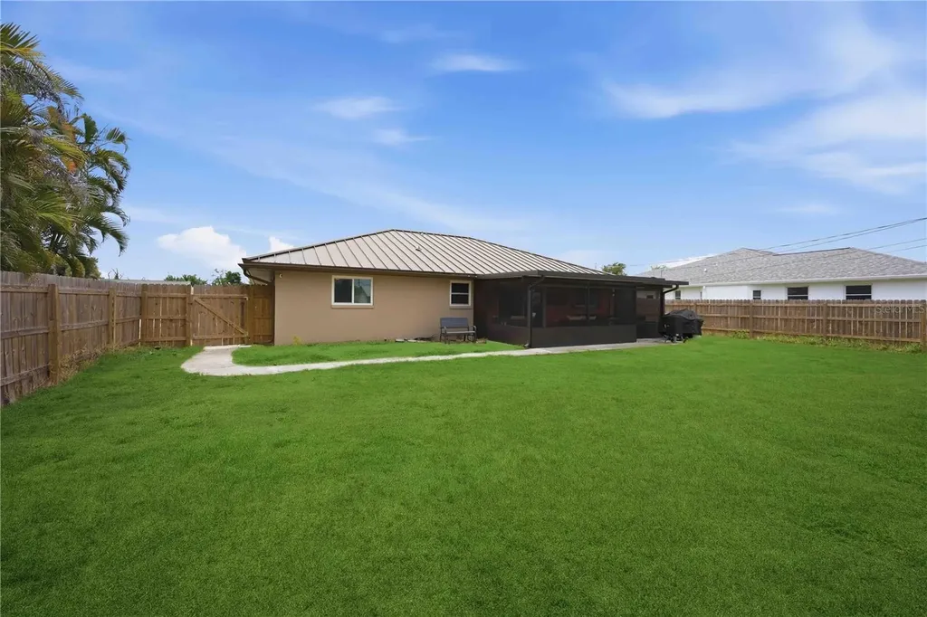 10068 Amelia Avenue Englewood FL 34224