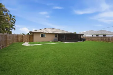 10068 Amelia Avenue Englewood FL 34224