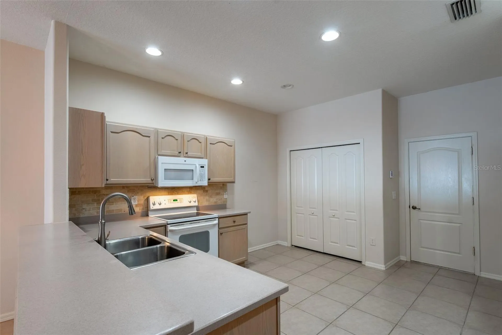 19127 Weymouth Drive Land O Lakes FL 34638