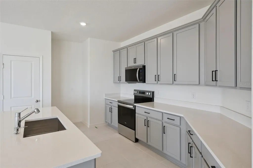 338 Ridgemark Avenue Groveland FL 34736