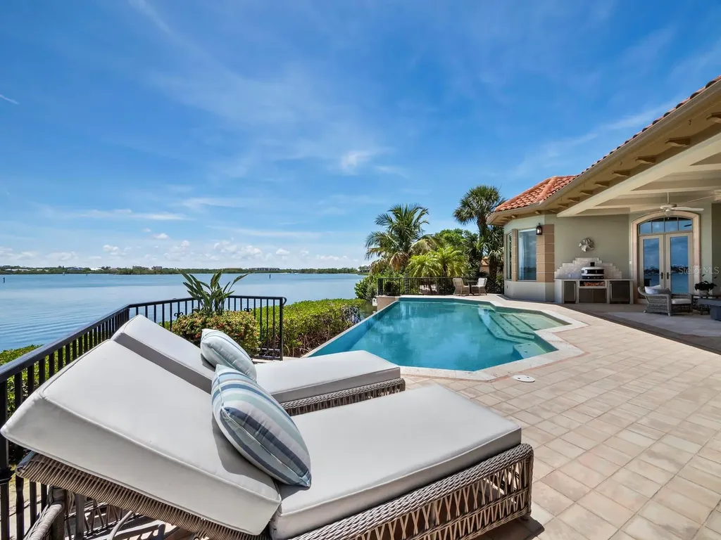 1280 Hidden Harbor Way Sarasota FL 34242