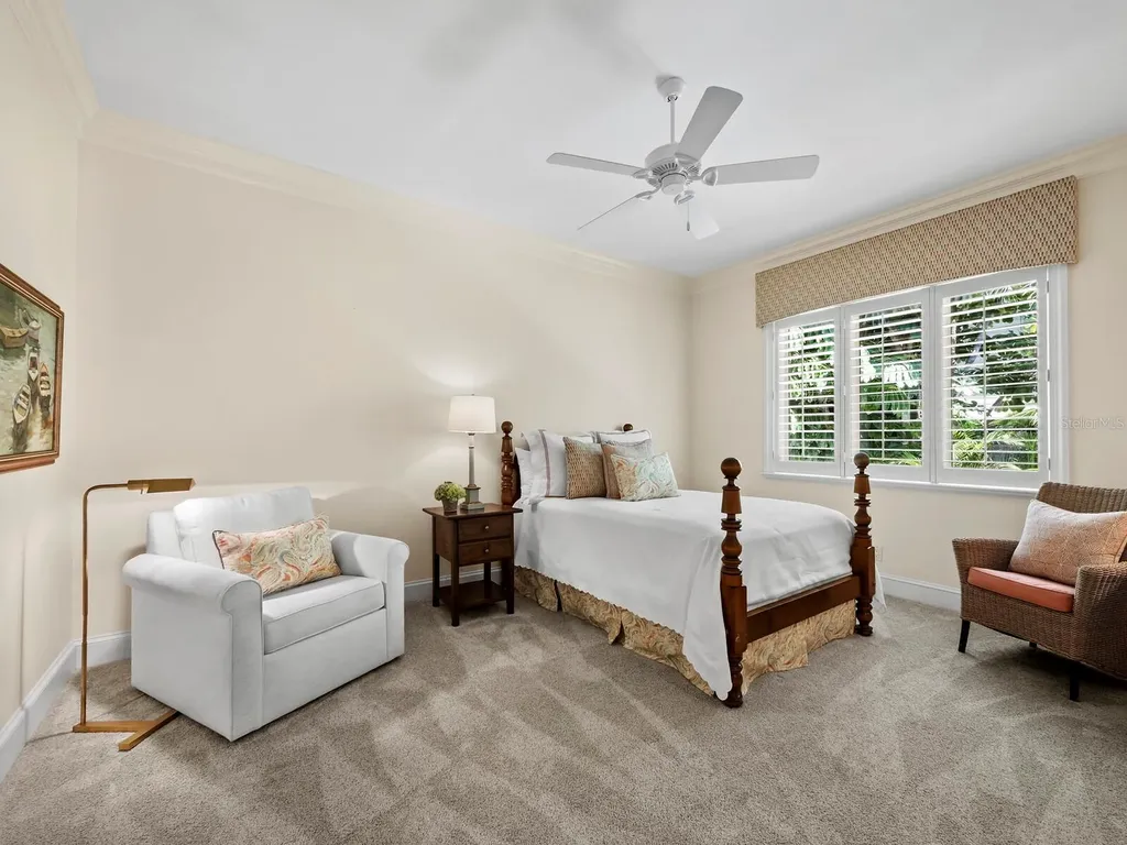 1280 Hidden Harbor Way Sarasota FL 34242