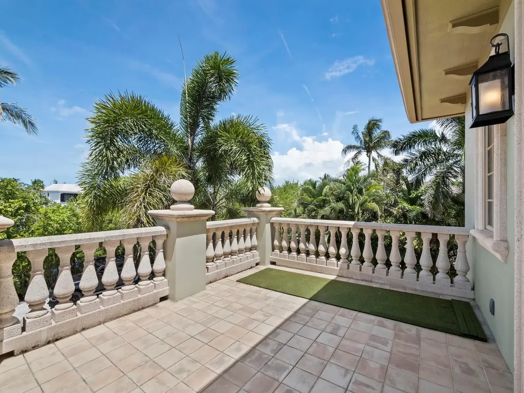 1280 Hidden Harbor Way Sarasota FL 34242