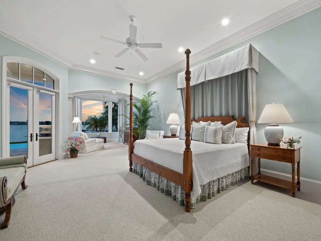 1280 Hidden Harbor Way Sarasota FL 34242