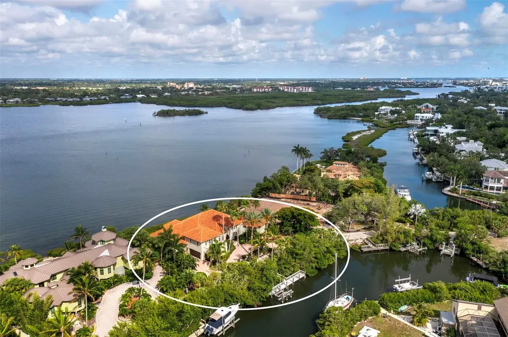 1280 Hidden Harbor Way Sarasota FL 34242