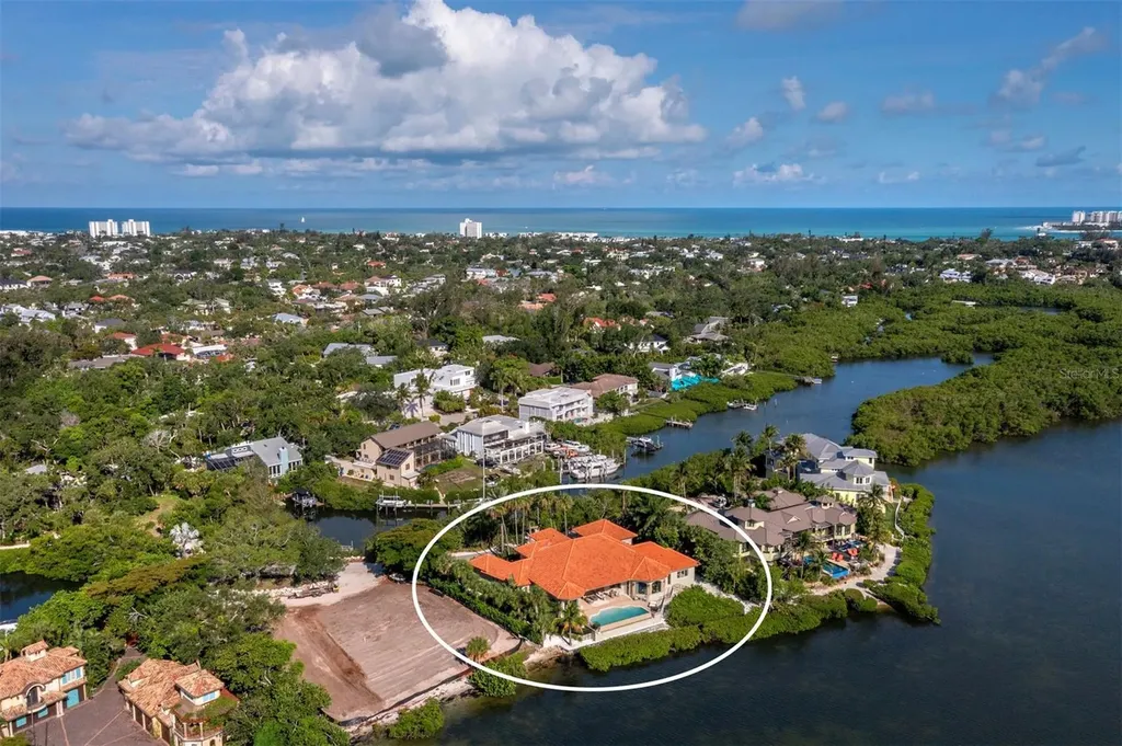 1280 Hidden Harbor Way Sarasota FL 34242
