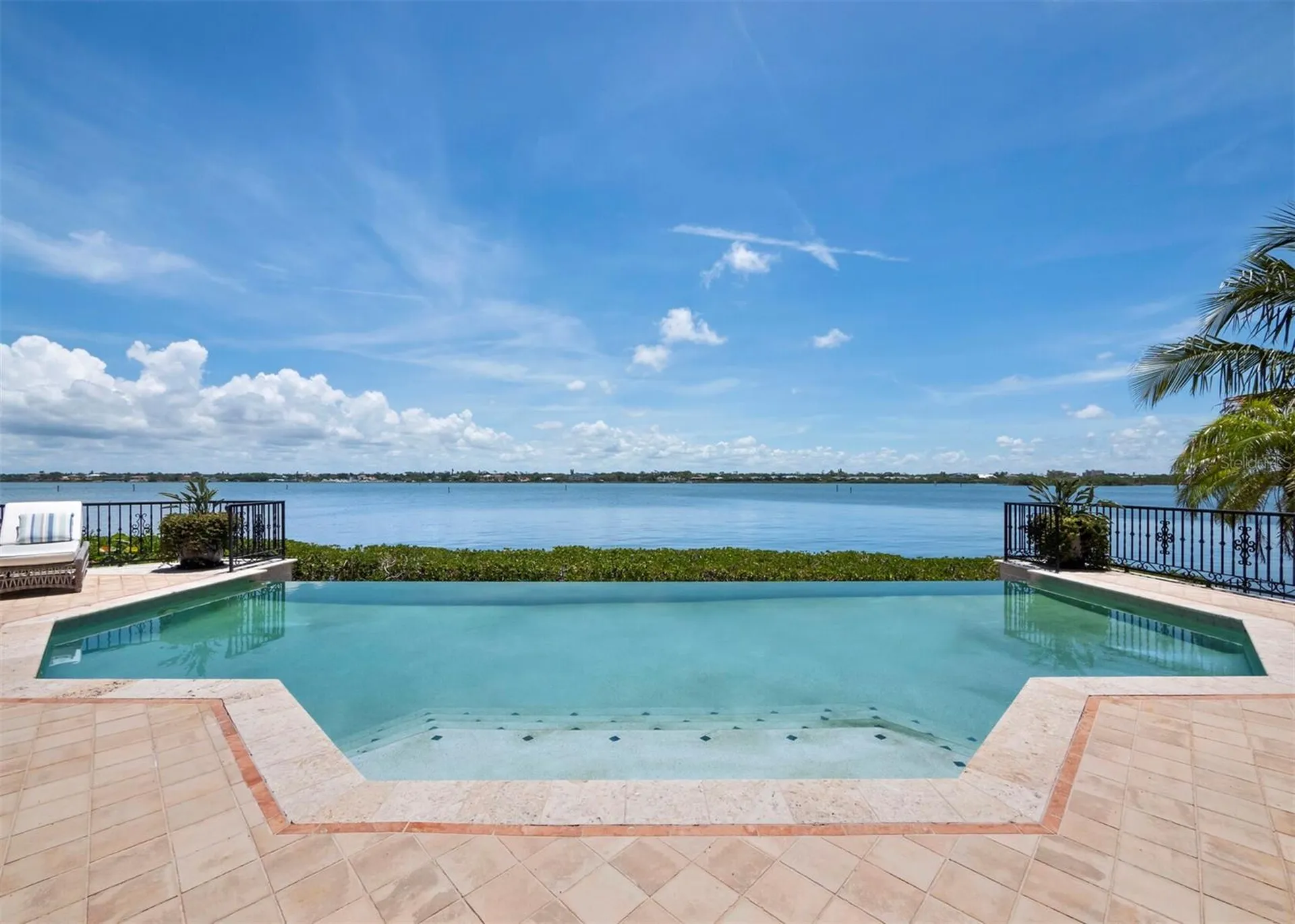 1280 Hidden Harbor Way Sarasota FL 34242