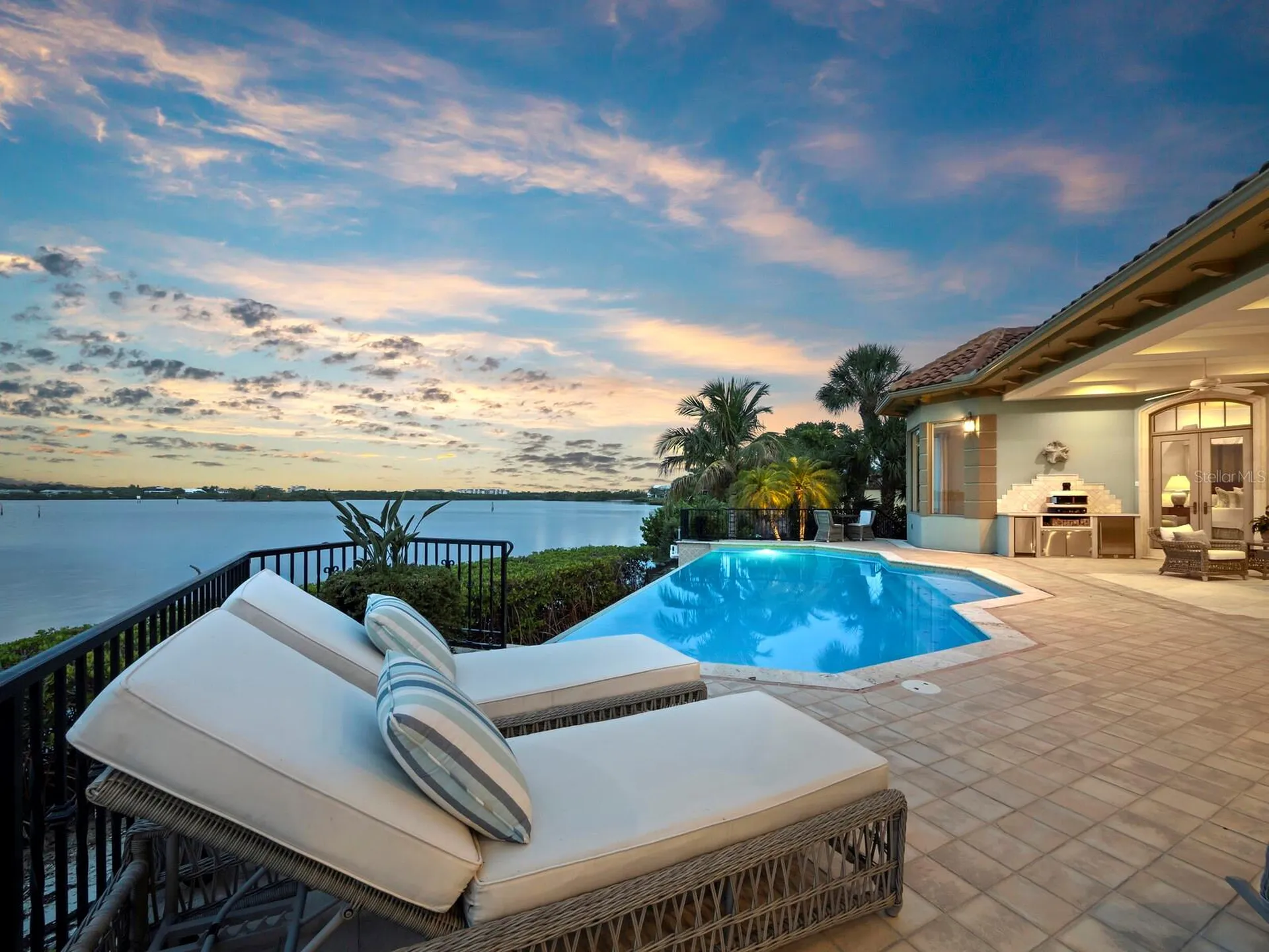 1280 Hidden Harbor Way Sarasota FL 34242