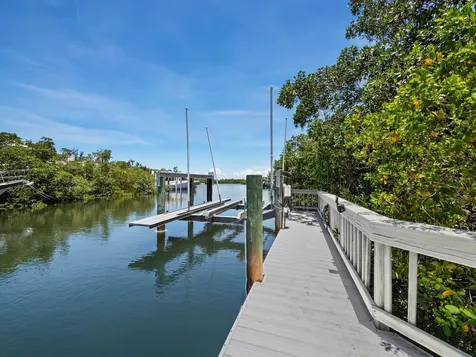1280 Hidden Harbor Way Sarasota FL 34242