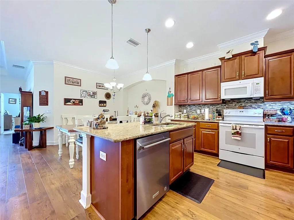 614 Chipper Drive Sun City Center FL 33573