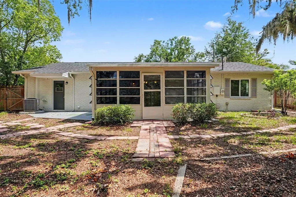 2264 Village Court Brandon FL 33511