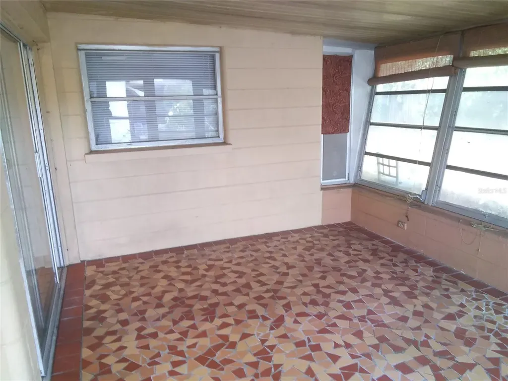 5160 102nd Way N St Petersburg FL 33708
