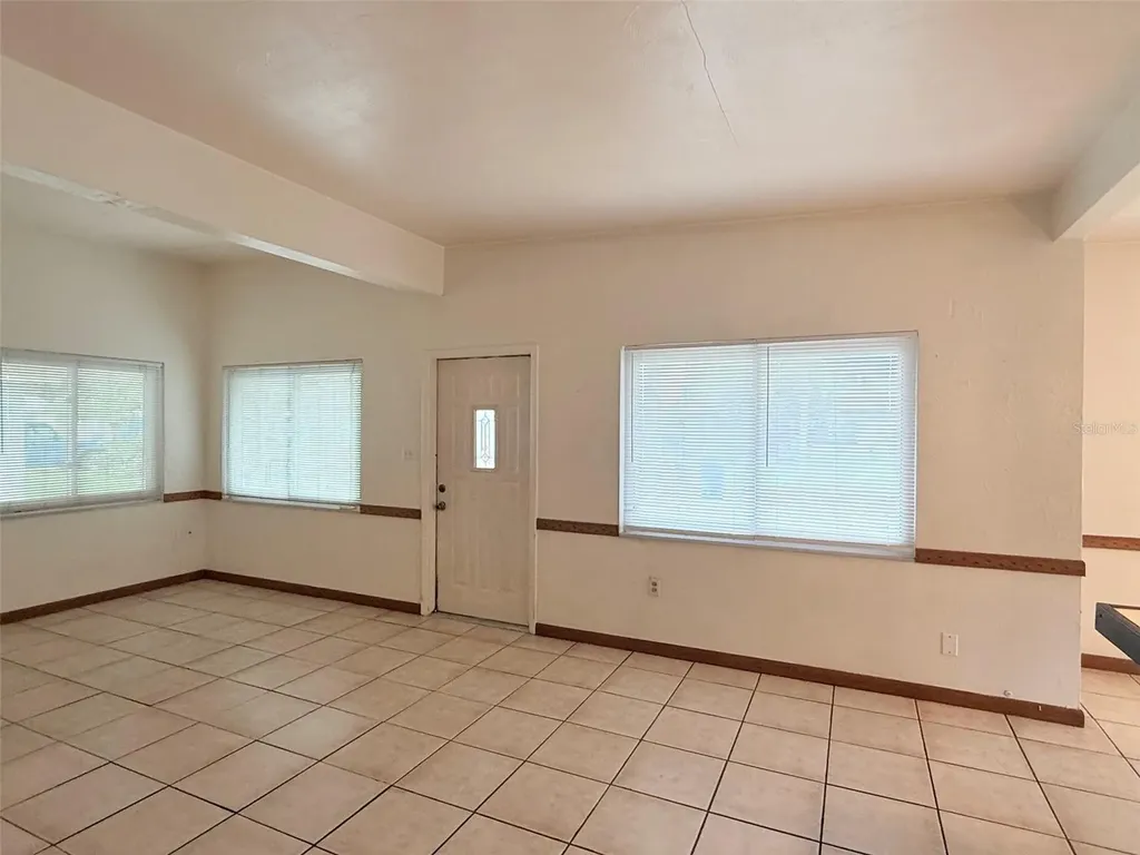 5160 102nd Way N St Petersburg FL 33708