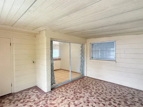 5160 102nd Way N St Petersburg FL 33708