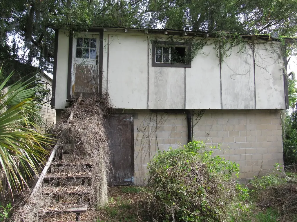 14 S Lake Street Crescent City FL 32112
