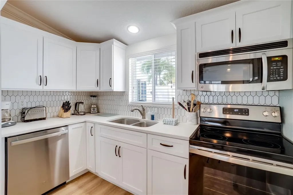 3009 Avenue E Bradenton Beach FL 34217