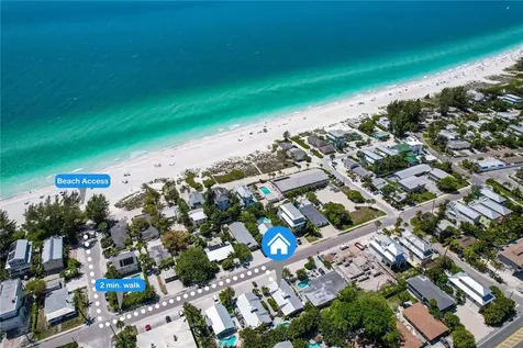 3009 Avenue E Bradenton Beach FL 34217