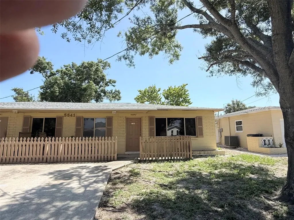 5541 Lown Street N St Petersburg FL 33714