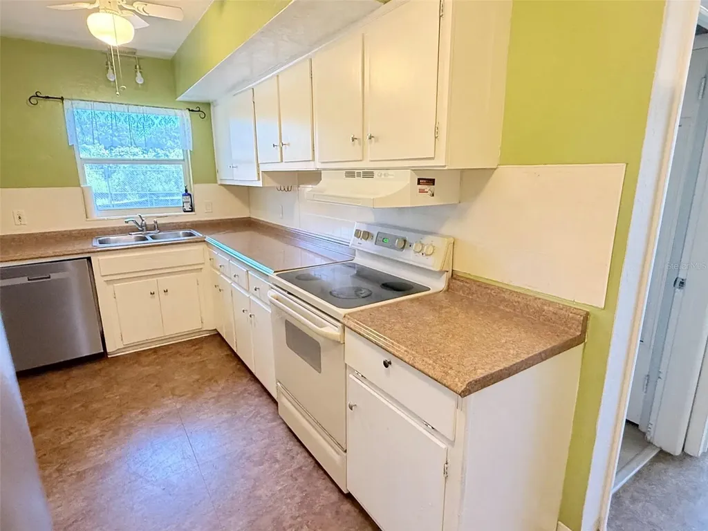 5541 Lown Street N St Petersburg FL 33714