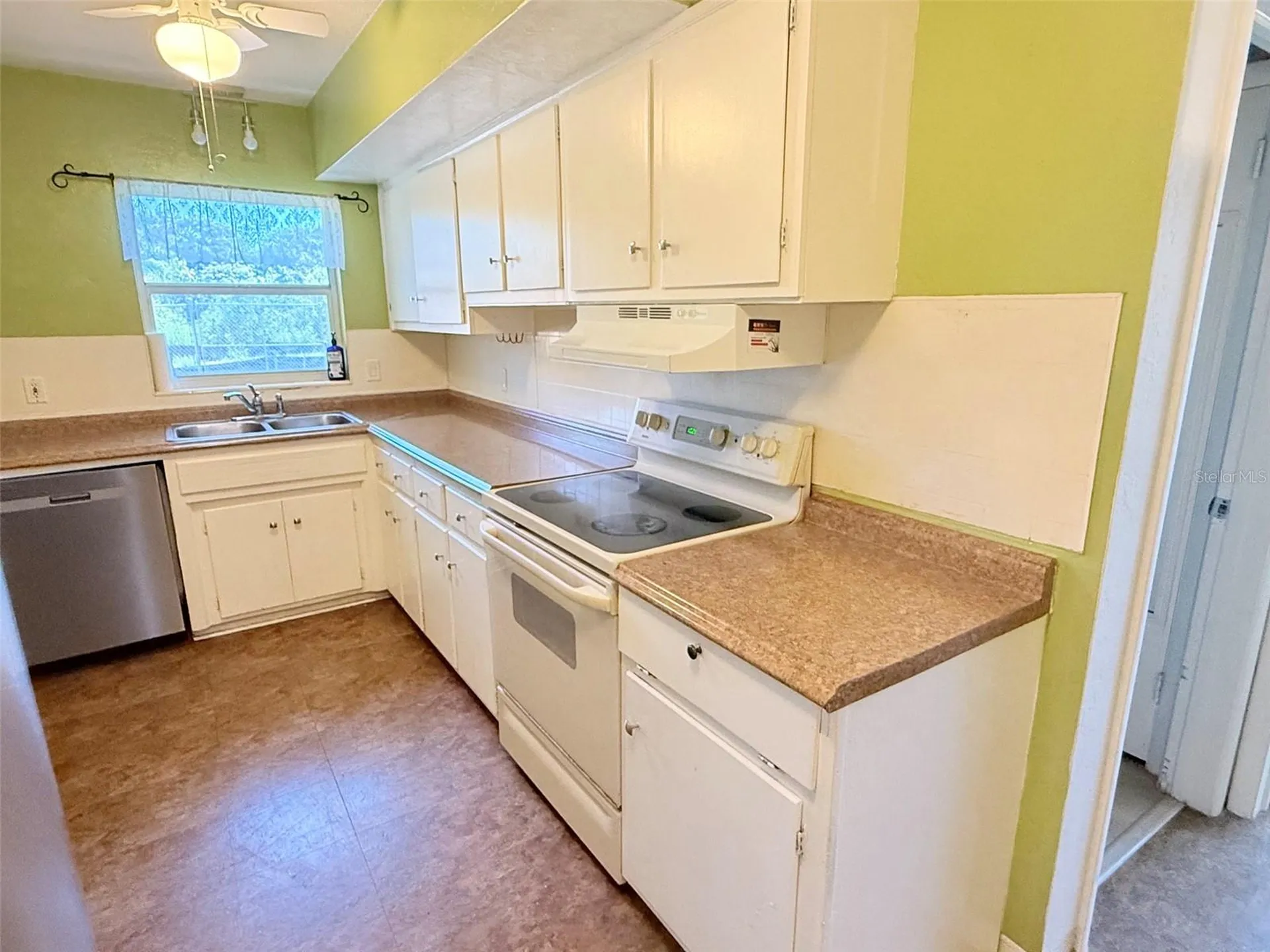 5541 Lown Street N St Petersburg FL 33714