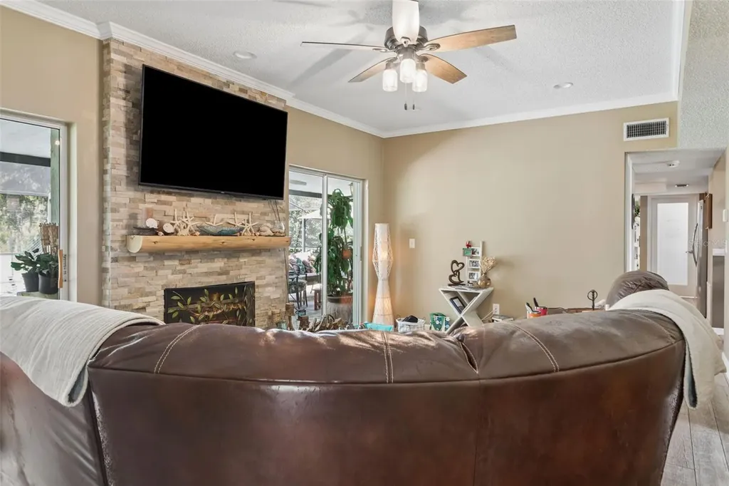 9527 Norchester Circle Tampa FL 33647