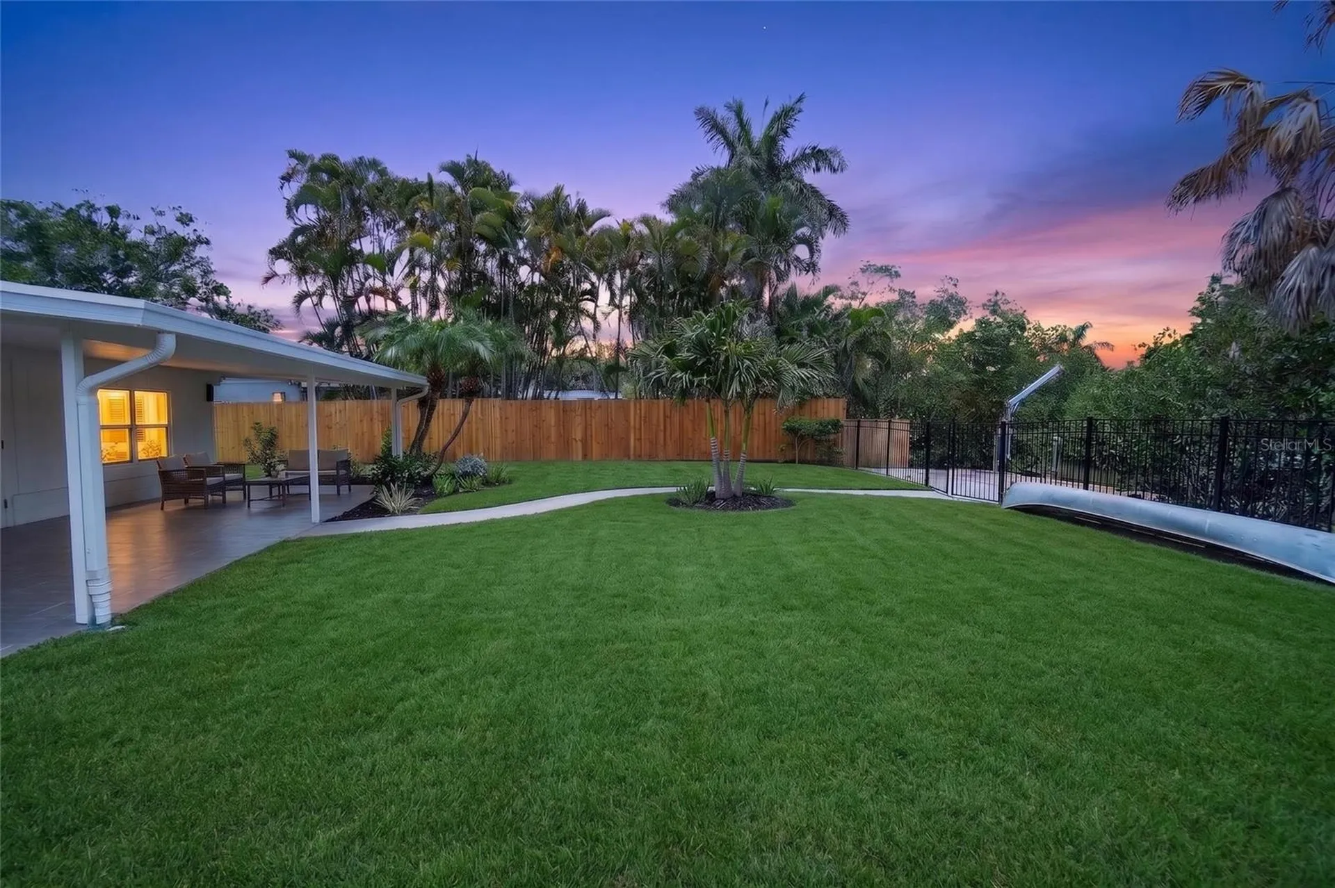 1524 Carson Circle NE St Petersburg FL 33703