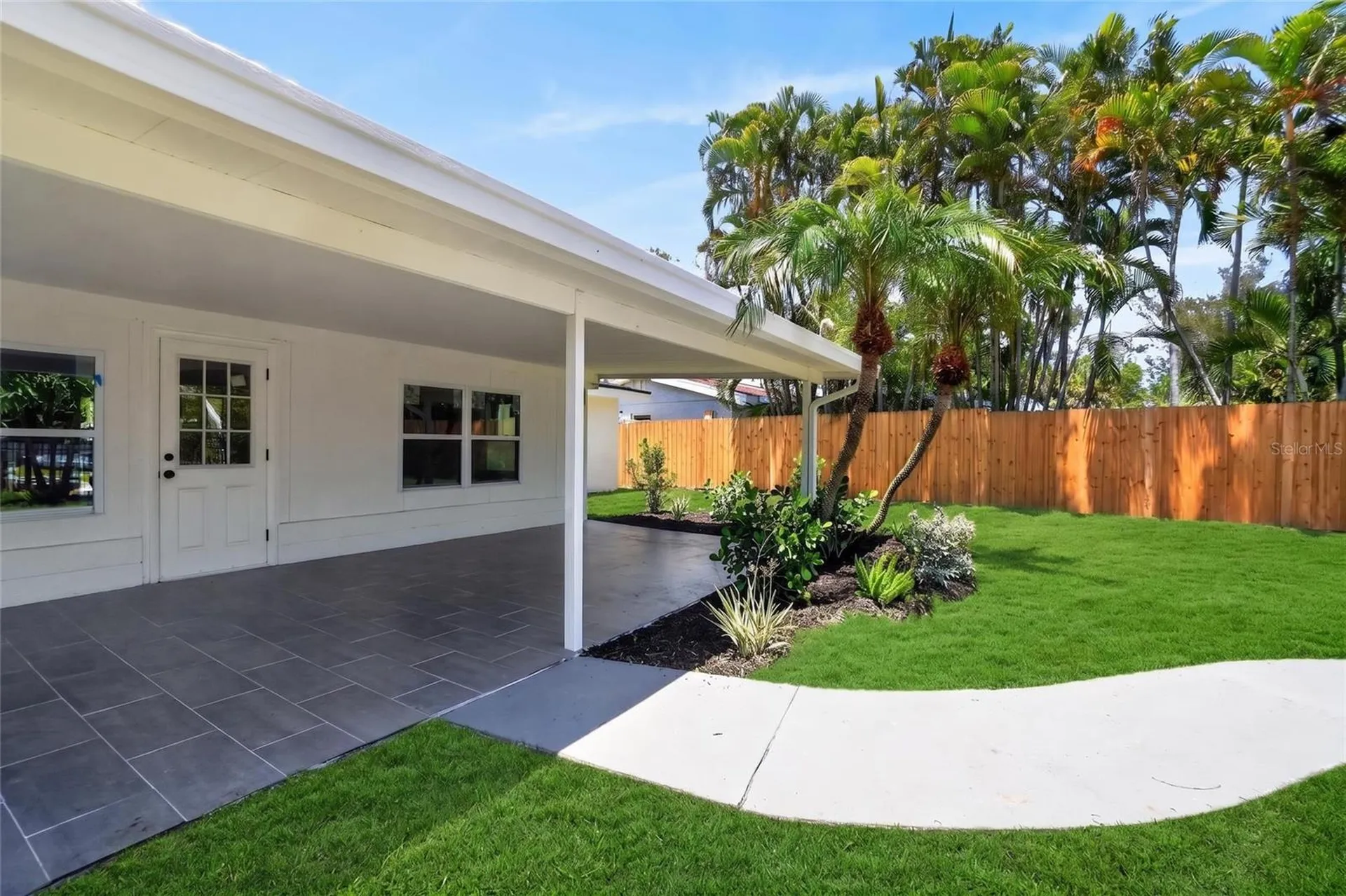 1524 Carson Circle NE St Petersburg FL 33703
