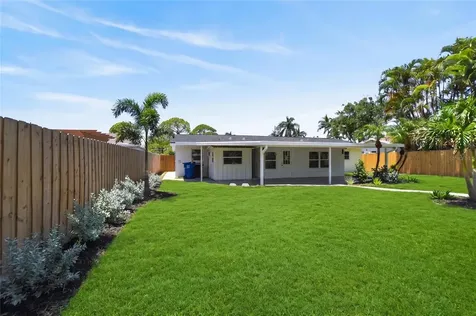 1524 Carson Circle NE St Petersburg FL 33703