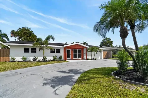 1524 Carson Circle NE St Petersburg FL 33703