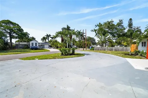 1524 Carson Circle NE St Petersburg FL 33703