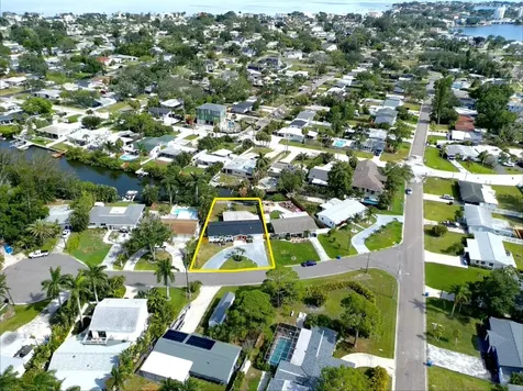 1524 Carson Circle NE St Petersburg FL 33703