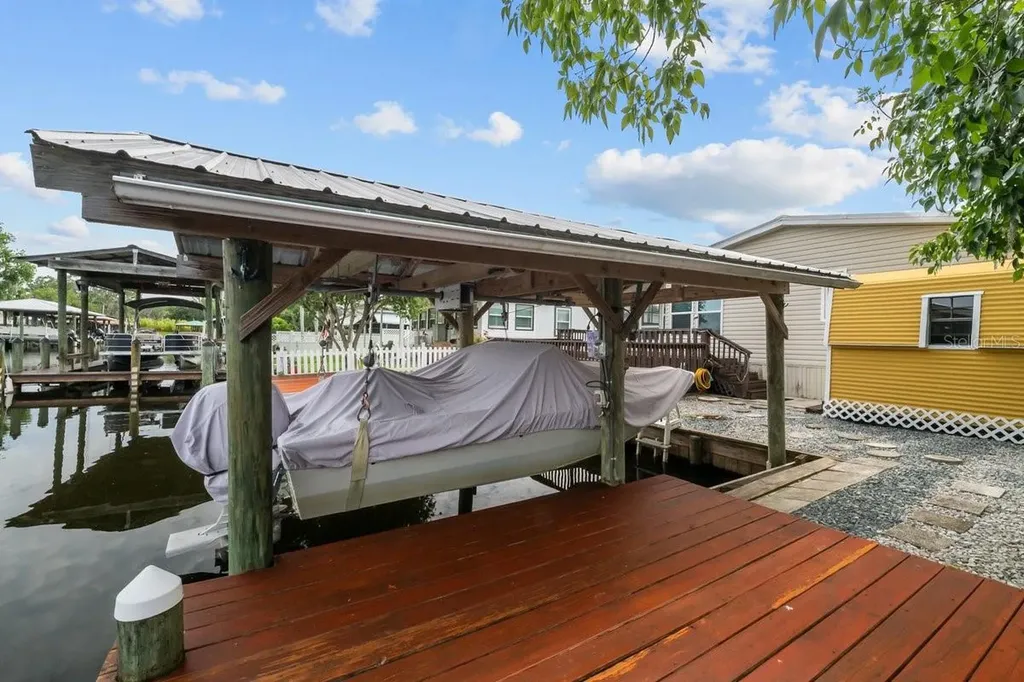 41 Scott Street Welaka FL 32193