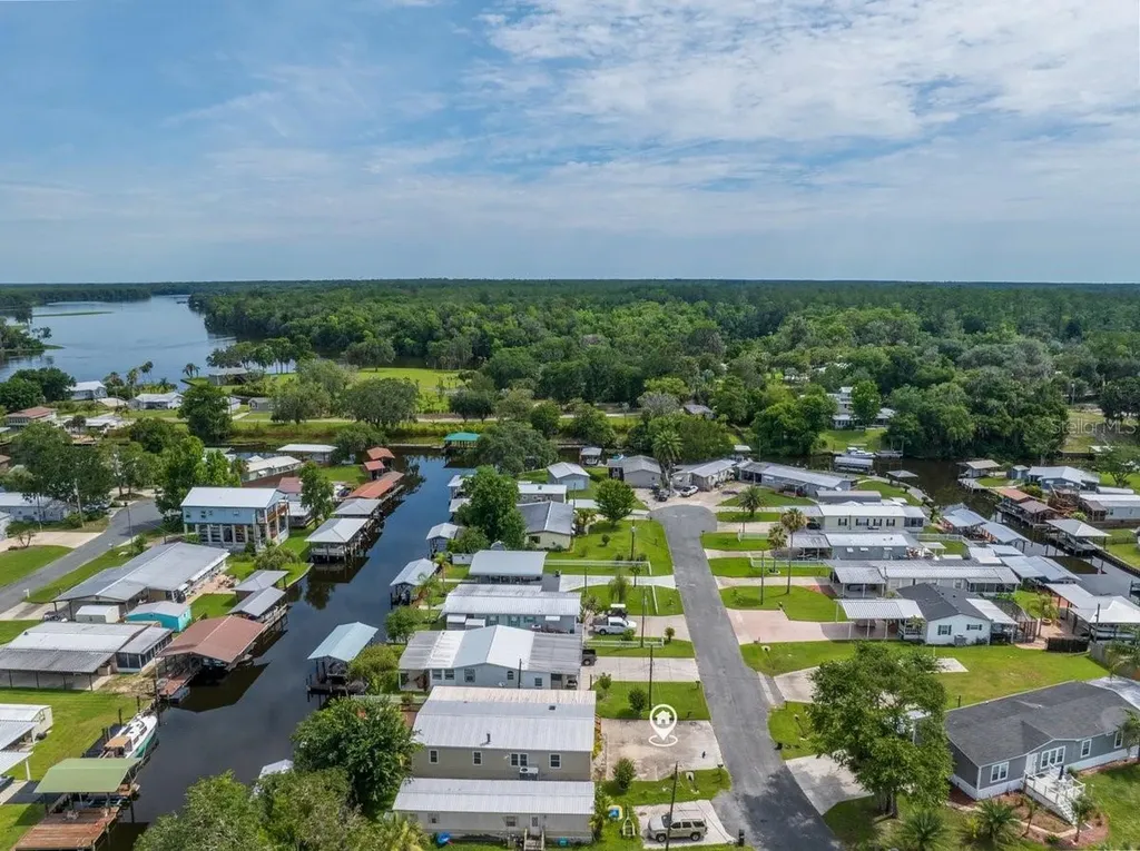 41 Scott Street Welaka FL 32193