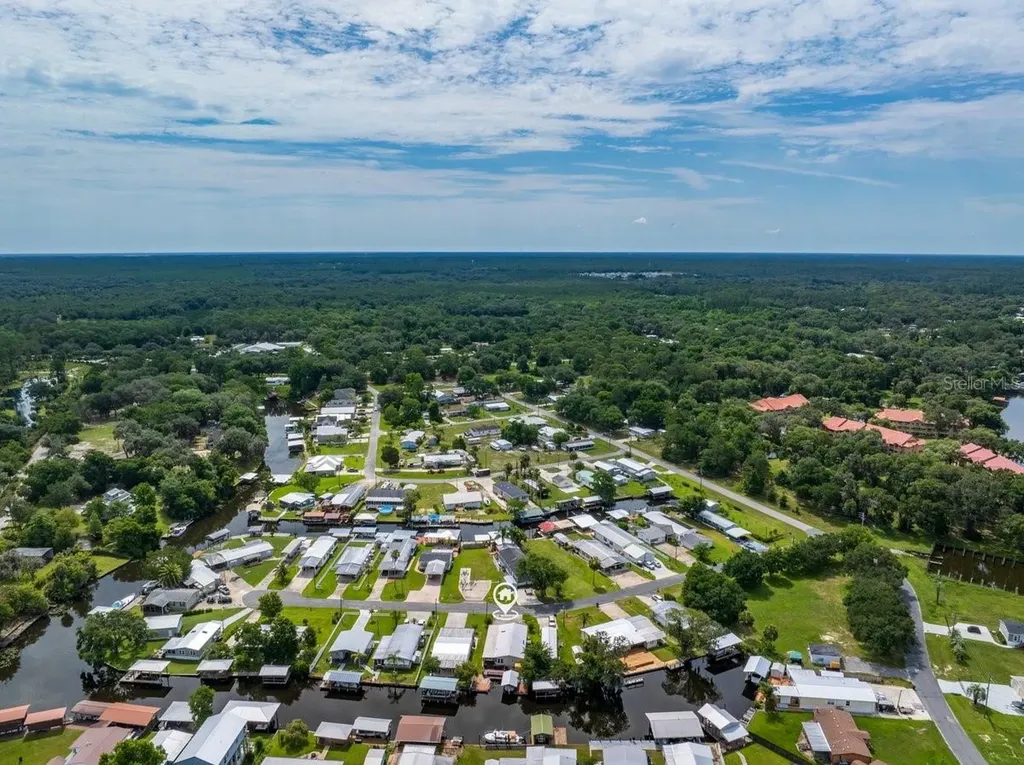 41 Scott Street Welaka FL 32193