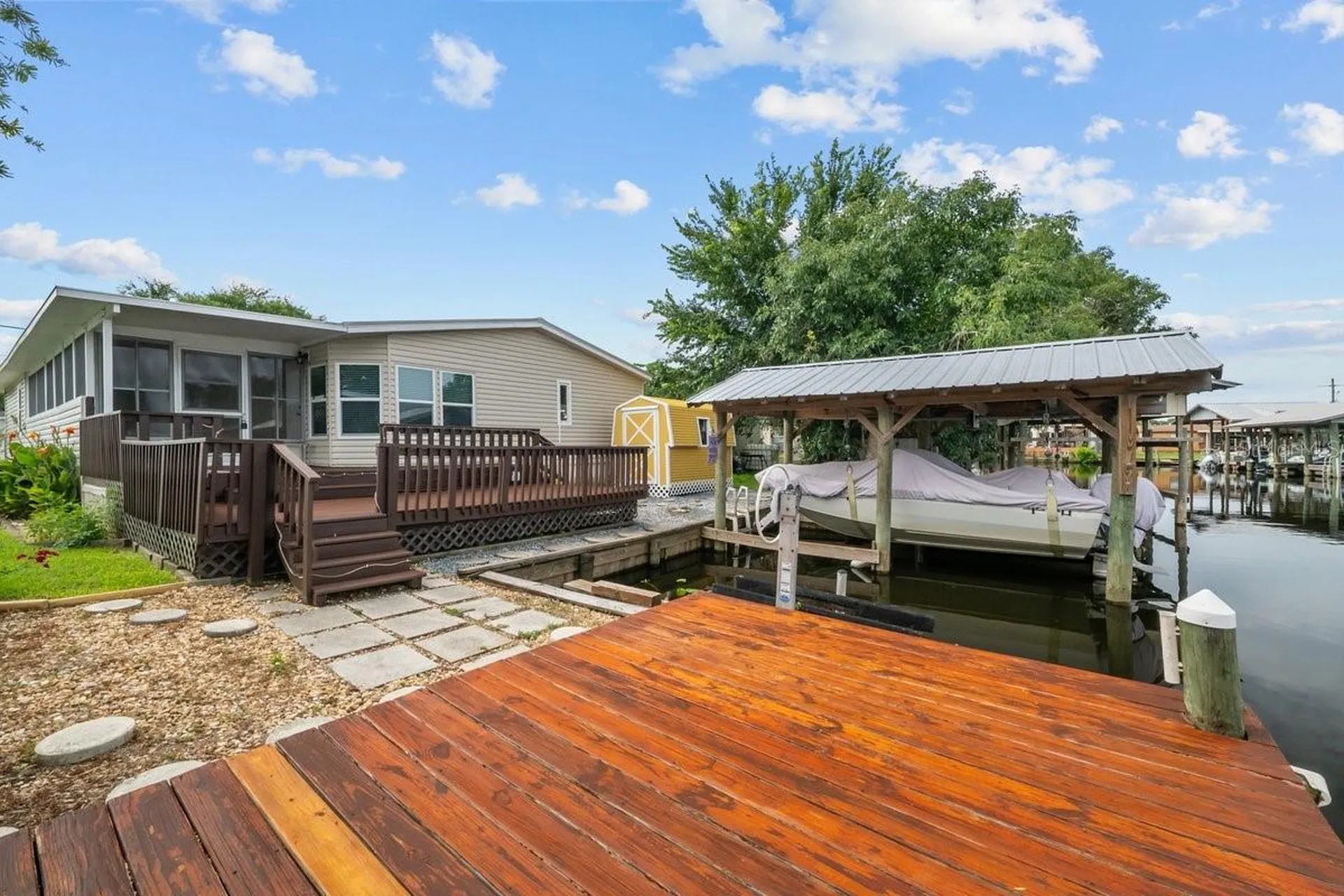 41 Scott Street Welaka FL 32193