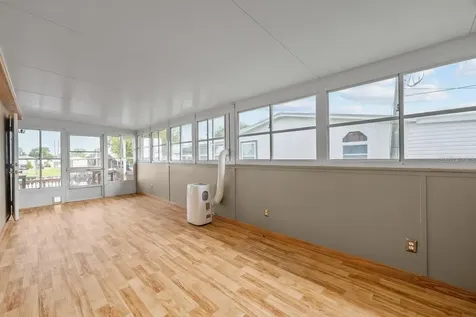 41 Scott Street Welaka FL 32193