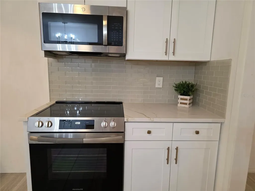 164 Pinewood Avenue Clearwater FL 33765
