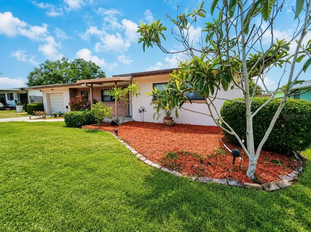 164 Pinewood Avenue Clearwater FL 33765