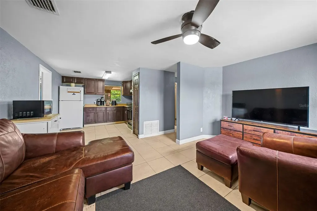 1300 Sherman Avenue Tavares FL 32778