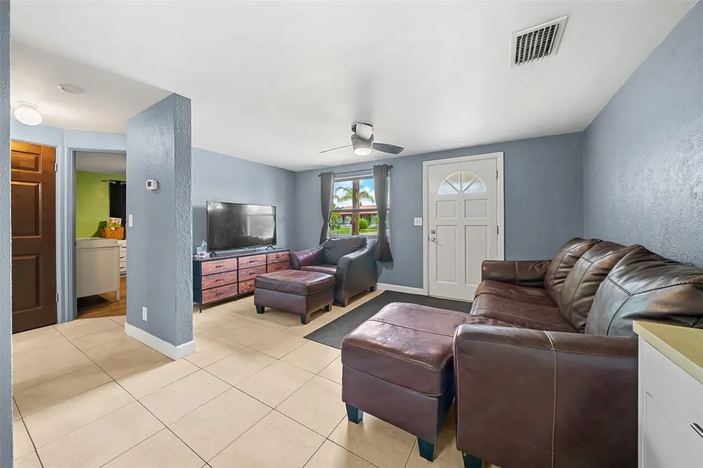 1300 Sherman Avenue Tavares FL 32778