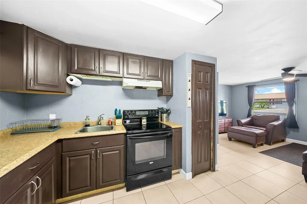 1300 Sherman Avenue Tavares FL 32778