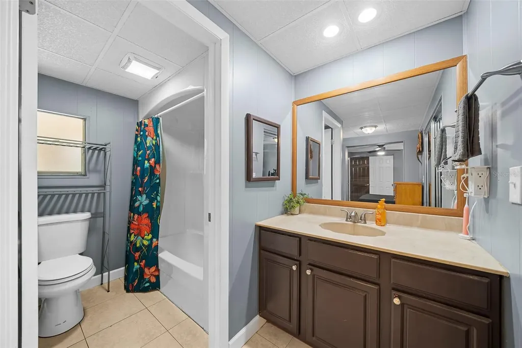 1300 Sherman Avenue Tavares FL 32778